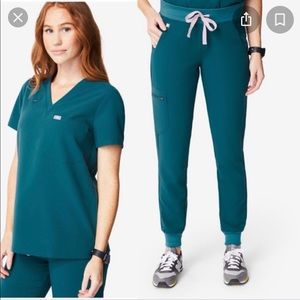 Figs Caribbean Blue XS top, SR pants